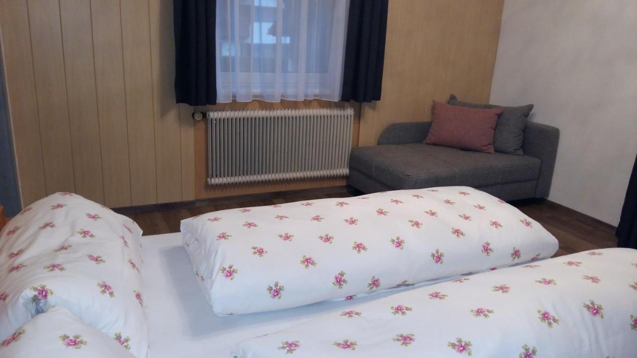 Haus Alpina Hotel Langenfeld Bagian luar foto