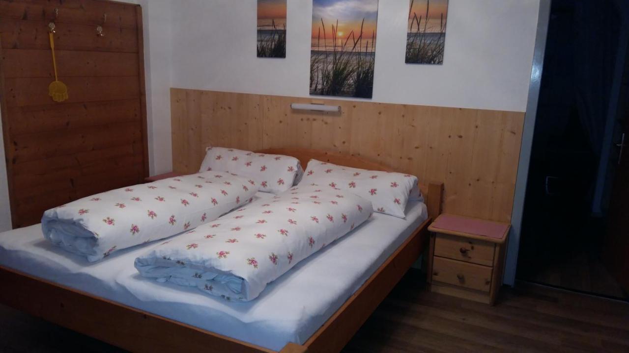 Haus Alpina Hotel Langenfeld Bagian luar foto