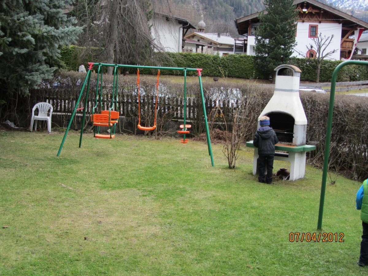 Haus Alpina Hotel Langenfeld Bagian luar foto