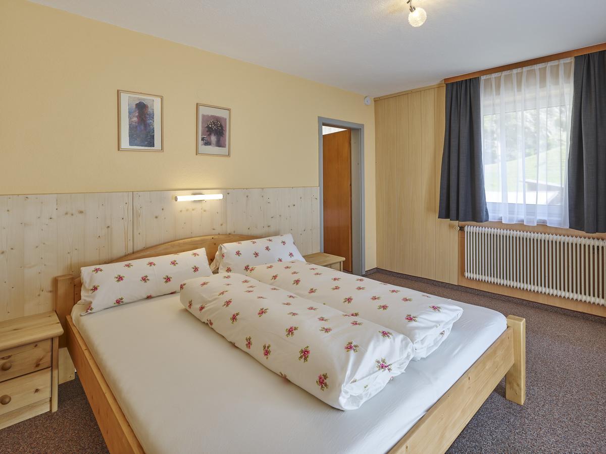 Haus Alpina Hotel Langenfeld Bagian luar foto